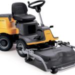 Tondeuse frontale Stiga Park 300 LC avec plateau 85 MQ